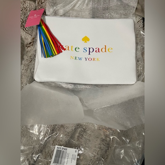 BNWT EXTREMELY RARE!! 👛 KATE SPADE Pride Clutch 👛 - Picture 2 of 3